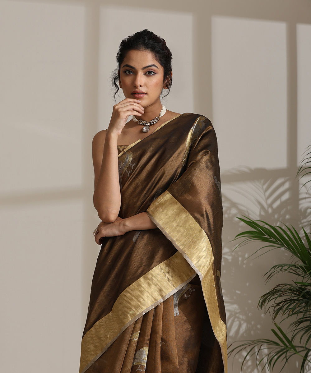 Handloom_Brown_Pure_Chanderi_Silk_Saree_With_Big_Chidiyaa_Booti_And_Nakshi_Border_WeaverStory01