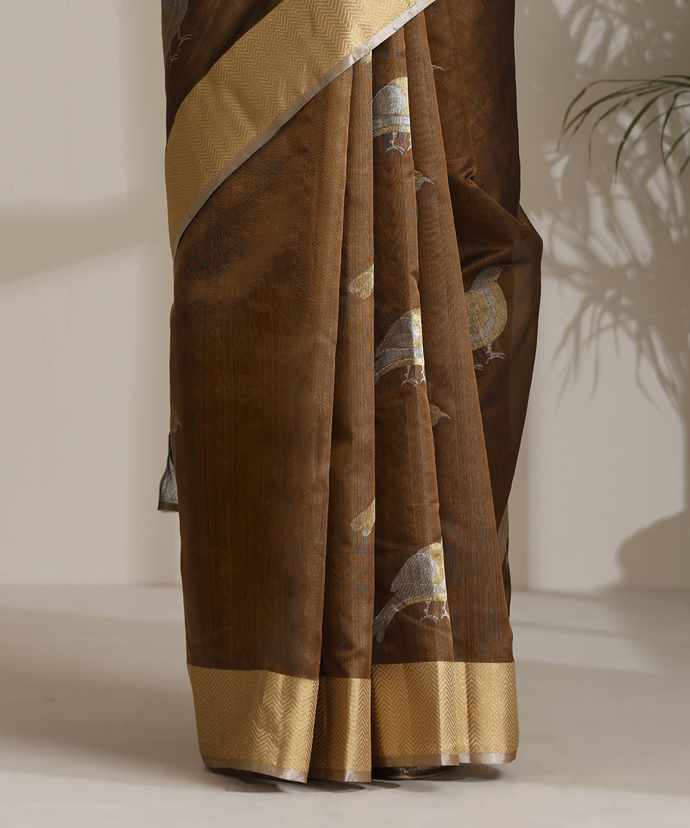 Handloom_Brown_Pure_Chanderi_Silk_Saree_With_Big_Chidiyaa_Booti_And_Nakshi_Border_WeaverStory04