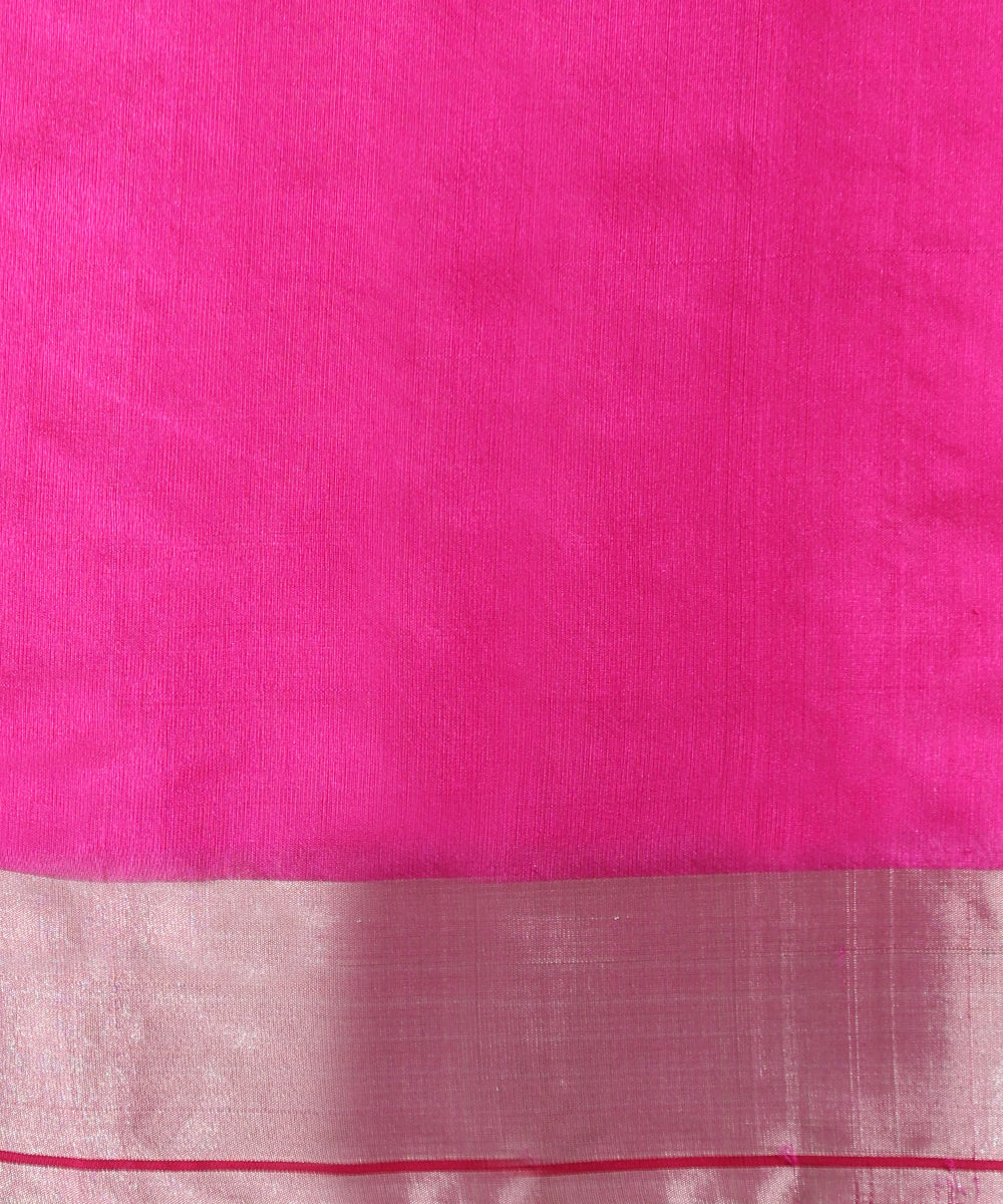 Handloom_Rani_Pink_Pure_Chanderi_Silk_Saree_With_Silver_Round_Zari_And_Meena_Booti_And_Border_WeaverStory05