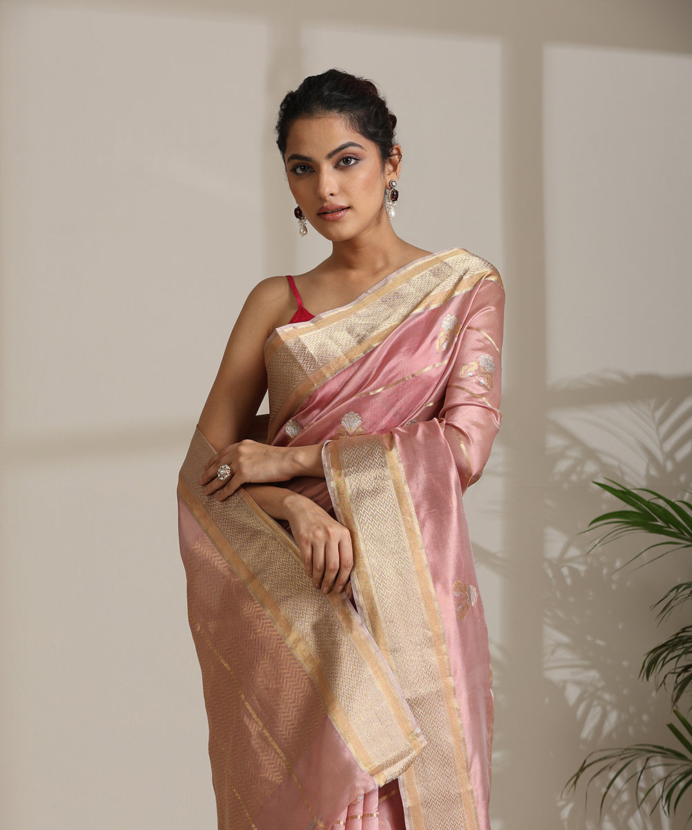 Handloom_Blush_Pink_Striped_Pure_Chanderi_Silk_Saree_With_Gold_Flower_Booti_WeaverStory01