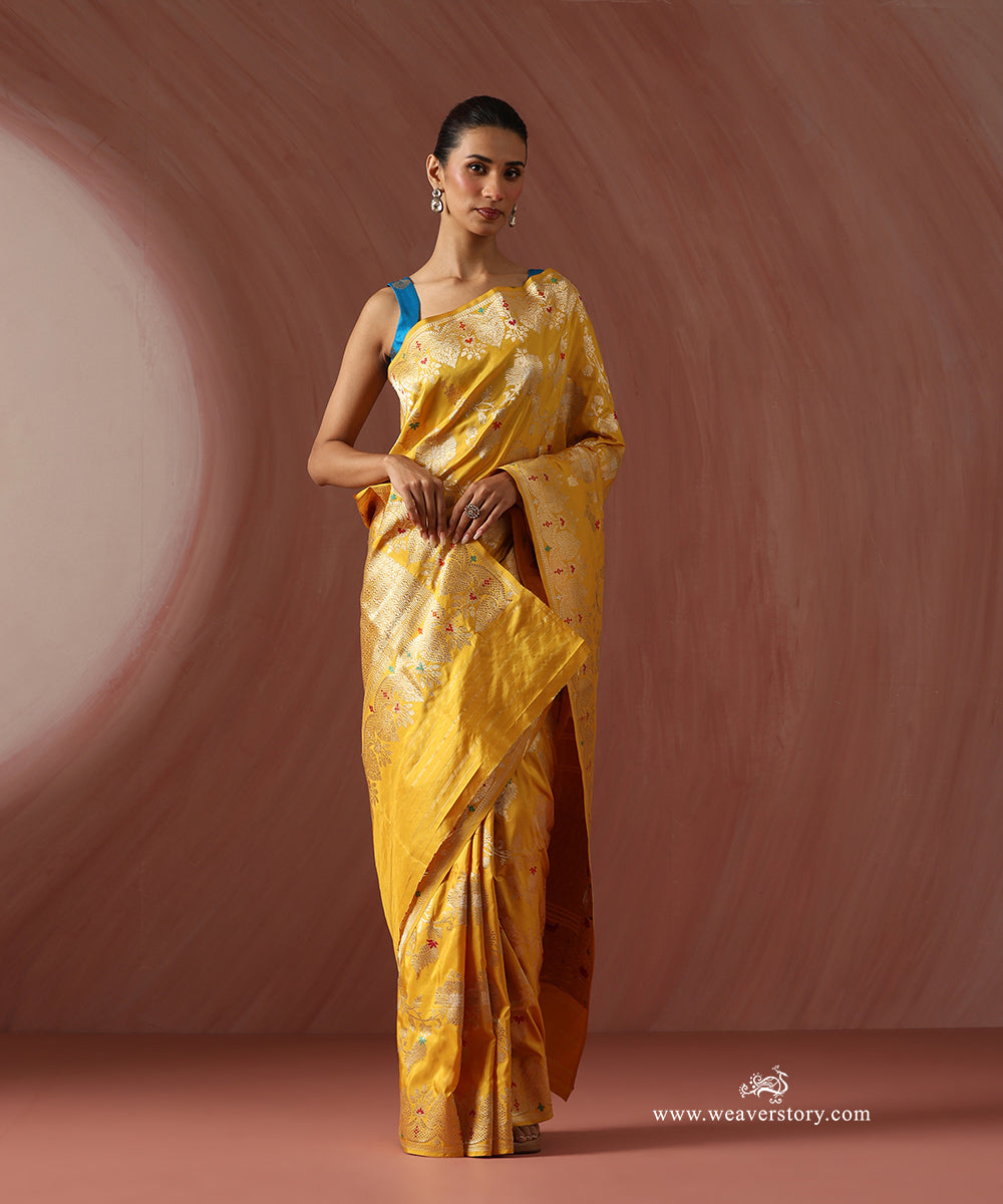 Mustard_Handloom_Pure_Katan_Silk_Banarasi_Saree_With_Kadhwa_Sona_Jaal_Meenakari_Booti_With_Border_WeaverStory_01