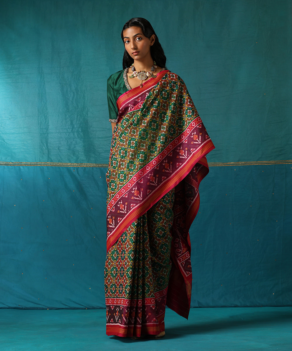 Handloom_Green_Double_Shade_Pure_Mulberry_Silk_Patola_Saree_With_Pink_Border_WeaverStory02