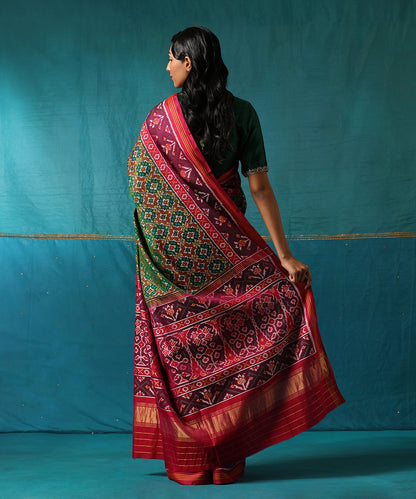 Handloom_Green_Double_Shade_Pure_Mulberry_Silk_Patola_Saree_With_Pink_Border_WeaverStory03