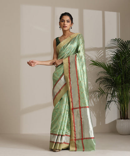 Handloom_Pastel_Pista_Green_Pure_Chanderi_Silk_Saree_With_All_Over_Gold_Kadhwa_Jaal_WeaverStory02