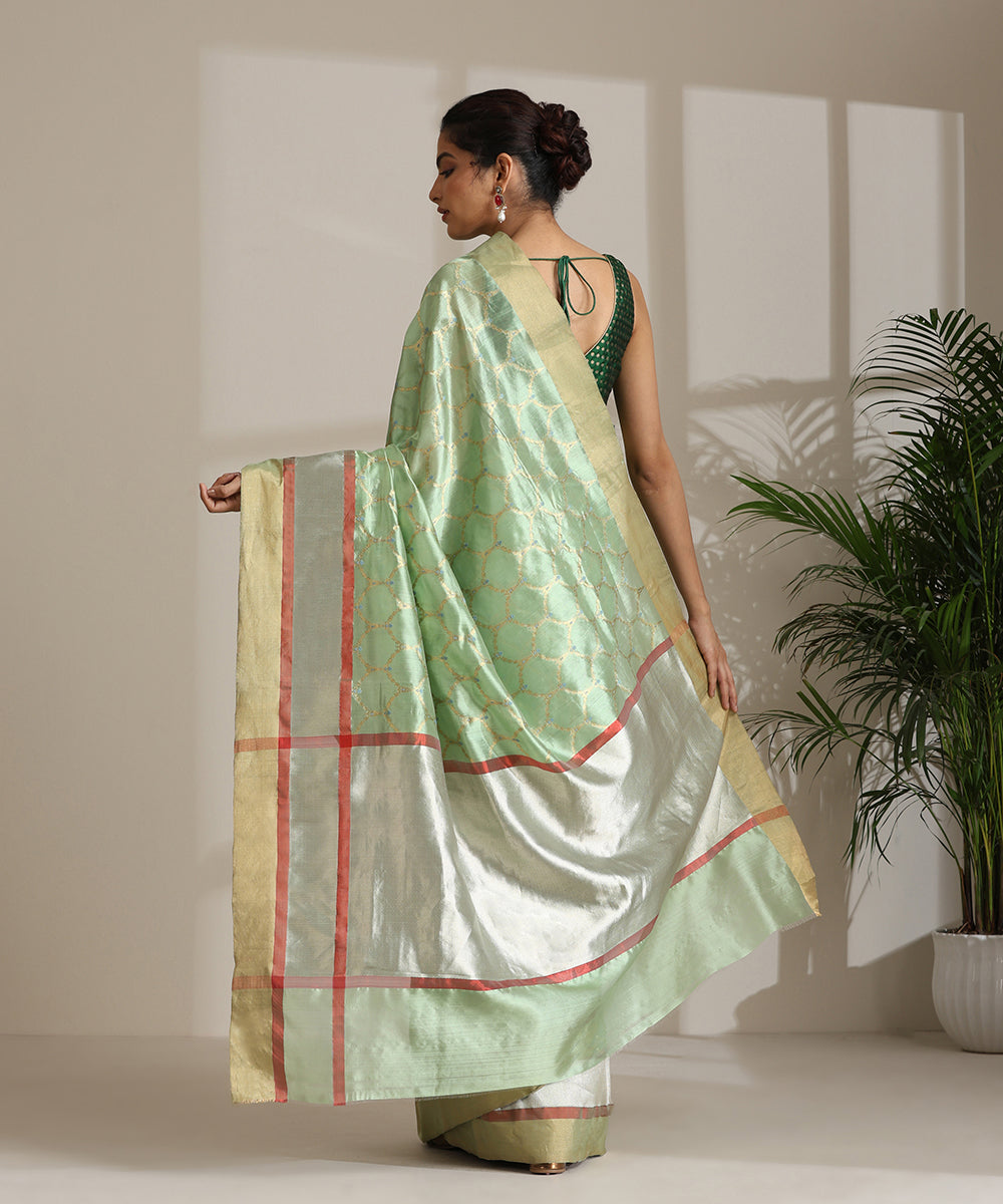 Handloom_Pastel_Pista_Green_Pure_Chanderi_Silk_Saree_With_All_Over_Gold_Kadhwa_Jaal_WeaverStory03