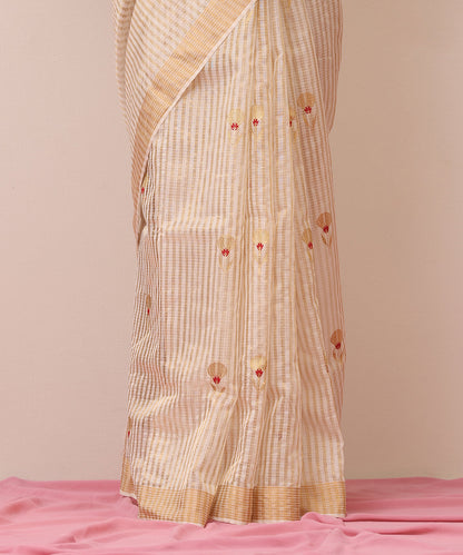 Offwhite_Handloom_Pure_Chanderi_Silk_Saree_With_All_Over_Golden_Floral_Booti_WeaverStory_04