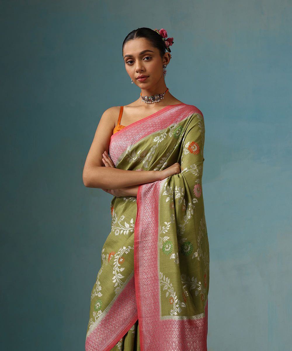 Heena_Green_And_Coral_Pink_Handloom_Pure_Tussar_Georgette_Banarasi_Saree_With_Multi_Colour_Meenakari_WeaverStory_02