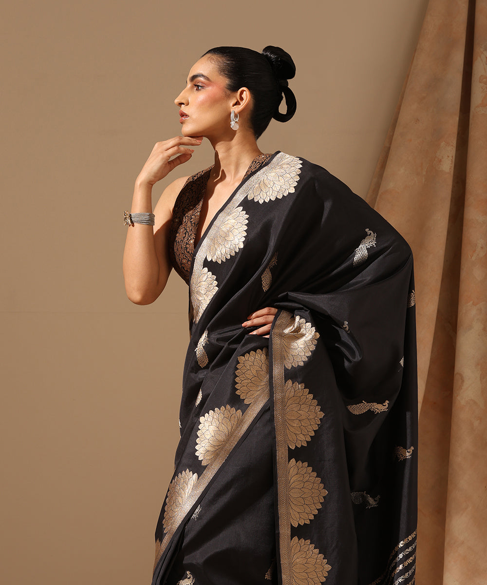 Black_Handloom_Pure_Katan_Silk_Banarasi_Saree_With_Kadhwa_Border_WeaverStory_01