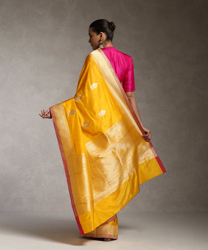 Mango_Yellow_Pure_Katan_Silk_Banarasi_Saree_With_Sona_Rupa_Kadhwa_Booti_WeaverStory_03