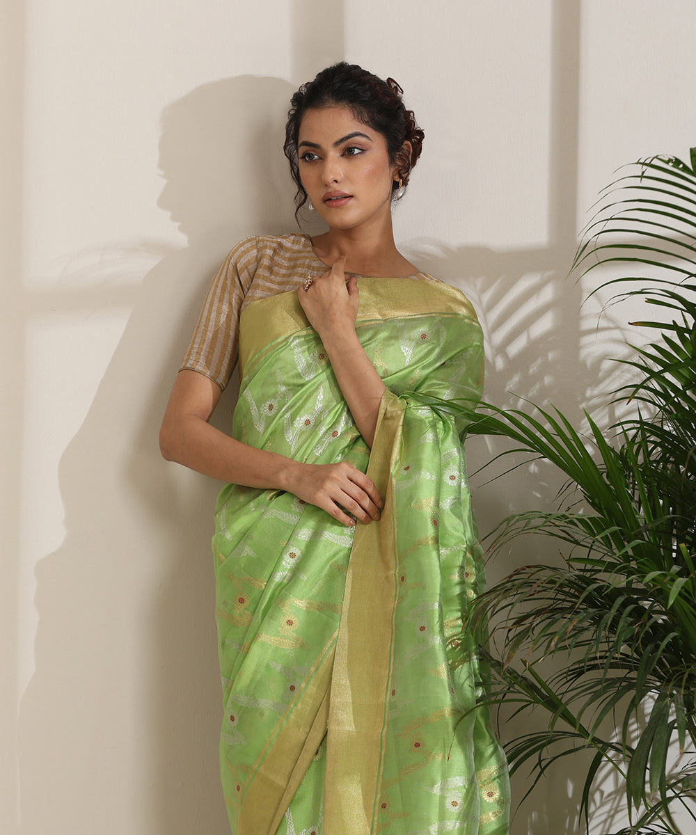 Handloom_Parrot_Green_Pure_Chanderi_Silk_Saree_With_Gold_And_Silver_Jaal_WeaverStory01