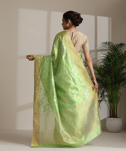 Handloom_Parrot_Green_Pure_Chanderi_Silk_Saree_With_Gold_And_Silver_Jaal_WeaverStory03