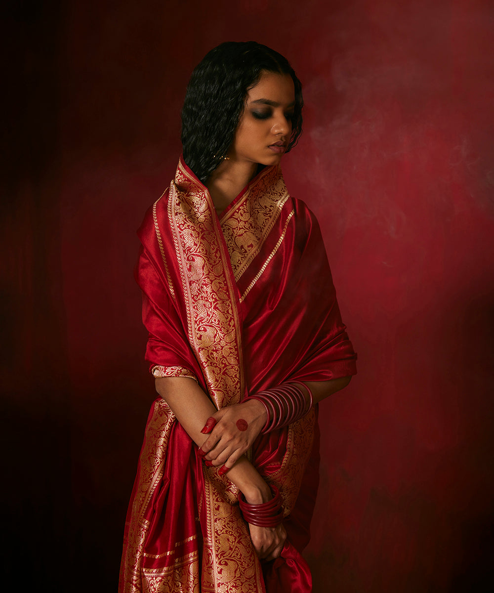 Red Handloom Pure Katan Silk Plain Banarasi Saree With Kadhwa Border And Palla In Pure Zari - Pre Order