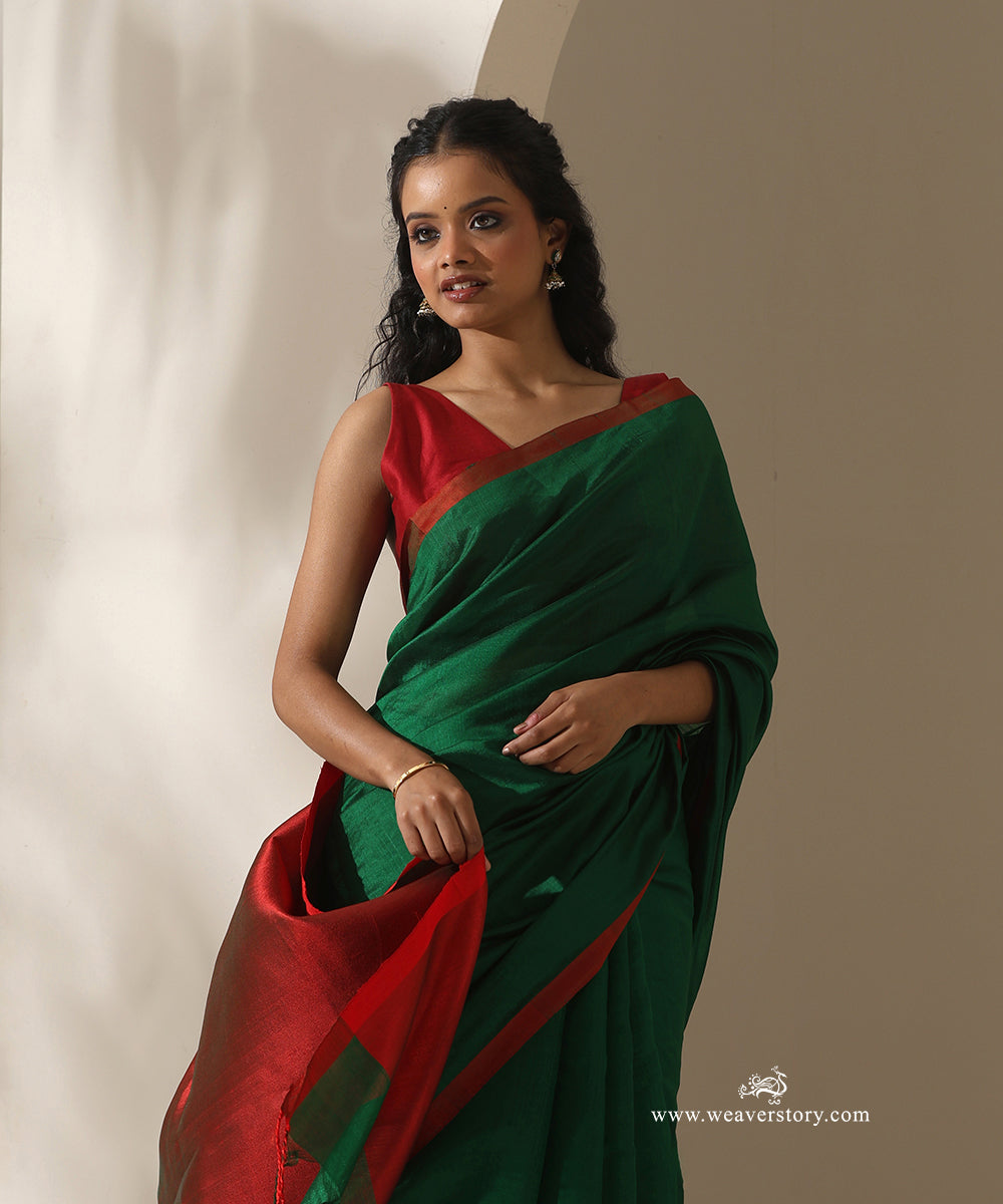 Green_Handloom_Pure_Silk_Chanderi_Saree_With_Red_Selvedge_WeaverStory_02
