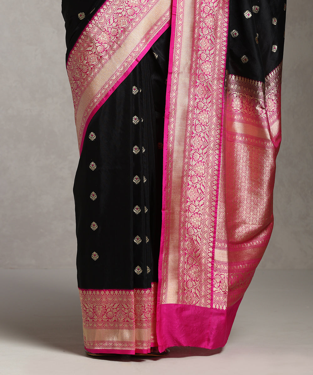 Handloom_Black_Pure_Katan_Silk_Banarasi_Saree_With_Kadhiyal_Border_And_Meenakari_Boota_WeaverStory_04