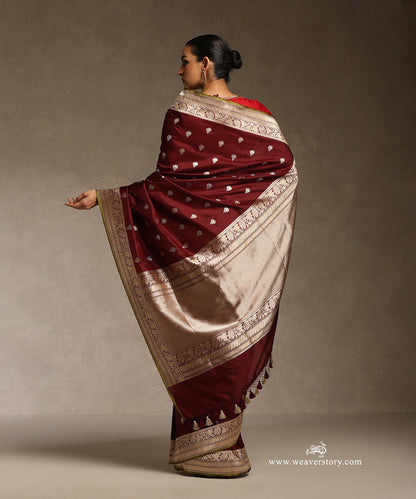 Coke_Brown_Handloom_Pure_Katan_Silk_Banarasi_Saree_With_Kadhwa_Booti_In_Sona_Rupa_Zari_And_Green_Selvedge_WeaverStory_03