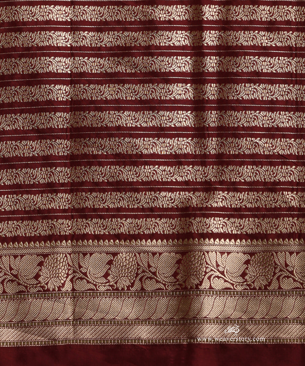 Coke_Brown_Handloom_Pure_Katan_Silk_Banarasi_Saree_With_Kadhwa_Booti_In_Sona_Rupa_Zari_And_Green_Selvedge_WeaverStory_05