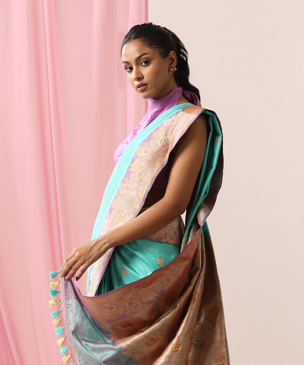 Aqua_Green_Handloom_Pure_Katan_Silk_Banarasi_Saree_With_Violet_Border_And_Kadhwa_Booti_WeaverStory_01