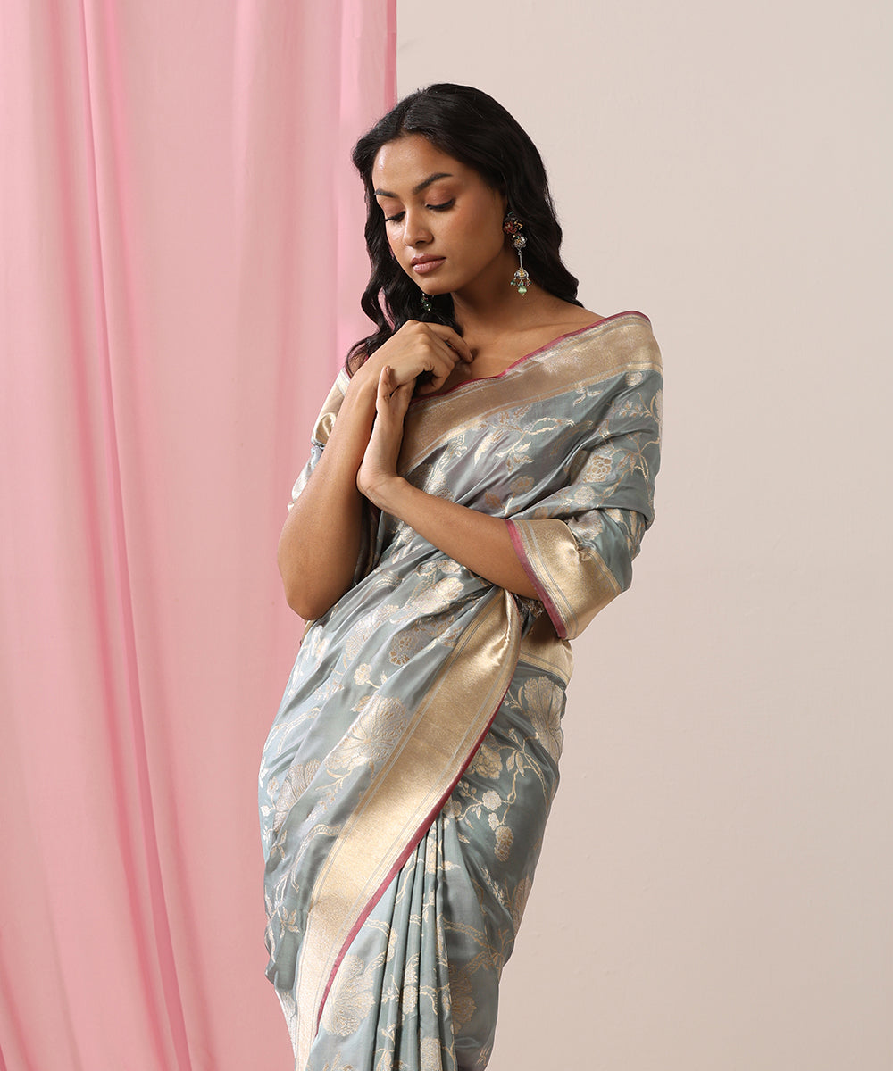 Handloom_Grey_Pure_Katan_Silk_Banarasi_Saree_With_Abstract_Floral_Motifs_WeaverStory_01