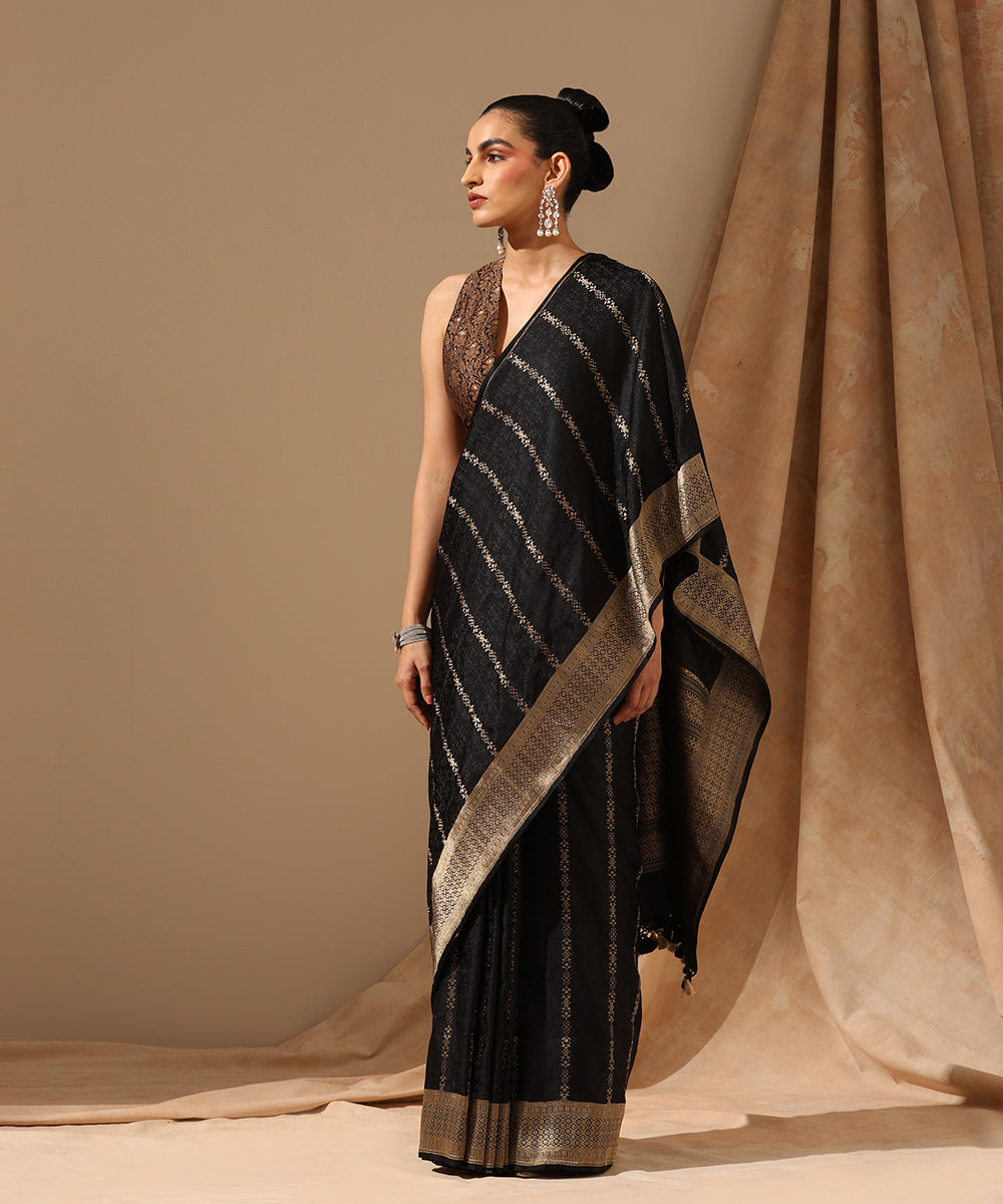 Black_Handloom_Pure_Satin_Silk_Tanchoi_Banarasi_Saree_With_Zari_Stripes_WeaverStory_02