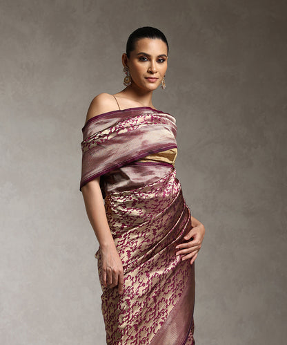 Handloom_Purple_And_Gold_Pure_Katan_Silk_Kimkhab_Banarasi_Saree_With_Abstract_Design_WeaverStory_02