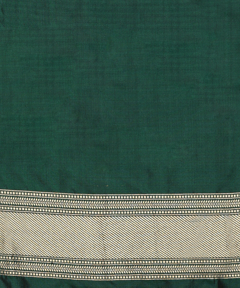 Handloom_Emerald_Green_Pure_Katan_Silk_Zari_Tanchoi_Banarasi_Saree_With_Contemporary_Design_WeaverStory_05