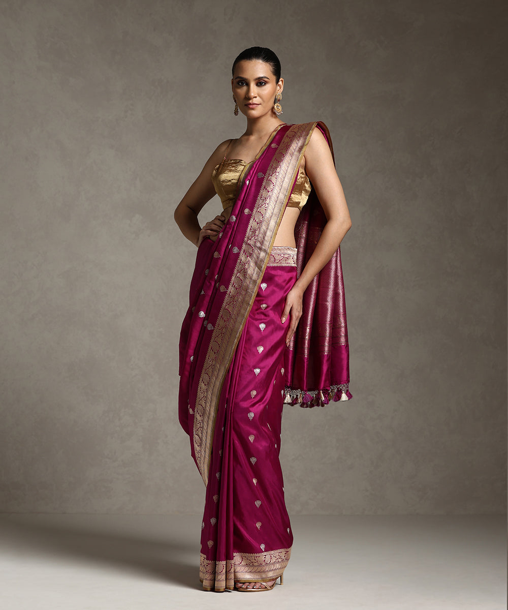 Handloom_Wine_And_Gold_Pure_Katan_Silk_Banarasi_Saree_With_Abstract_Striped_In_Zari_WeaverStory_01