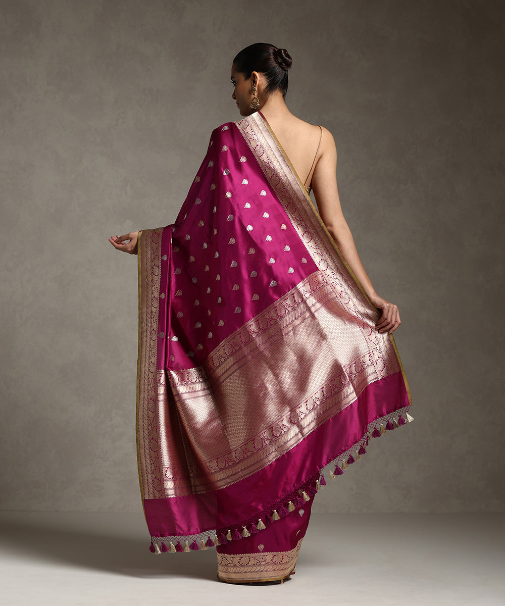 Handloom_Wine_And_Gold_Pure_Katan_Silk_Banarasi_Saree_With_Abstract_Striped_In_Zari_WeaverStory_03