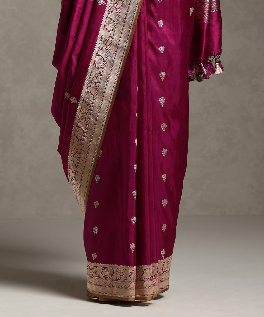 Handloom_Wine_And_Gold_Pure_Katan_Silk_Banarasi_Saree_With_Abstract_Striped_In_Zari_WeaverStory_04