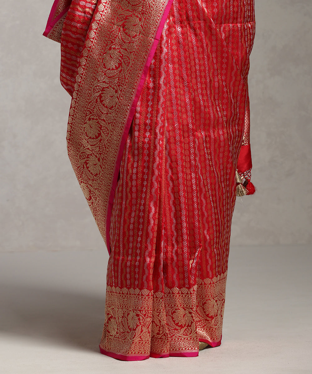 Handloom_Red_Pure_Katan_Silk_Kimkhab_Banarasi_Saree_With_Zari_Stripes_WeaverStory_04