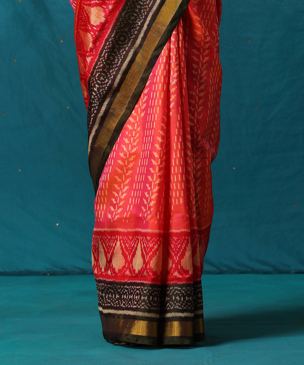 Handloom_Pink_And_Red_Pure_Mulberry_Silk_Patola_Saree_With_Black_Border_And_Palla_WeaverStory04