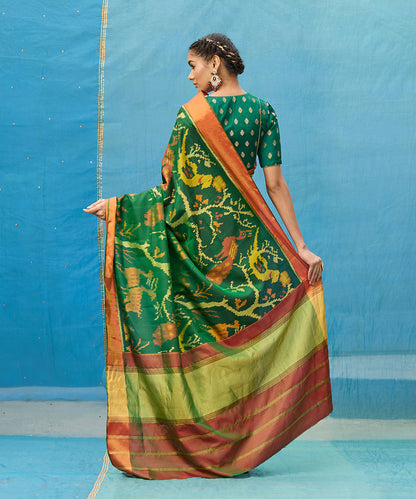 Green_And_Red_Handloom_Pure_Mulberry_Silk_Ikat_Patola_Saree_With_Deer_Motifs_WeaverStory_03