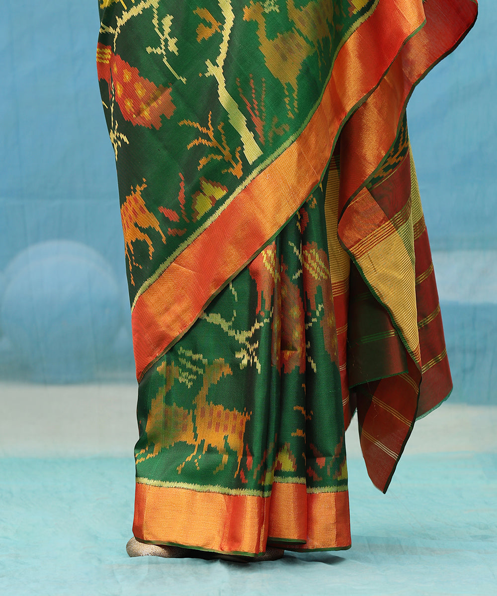 Green_And_Red_Handloom_Pure_Mulberry_Silk_Ikat_Patola_Saree_With_Deer_Motifs_WeaverStory_04