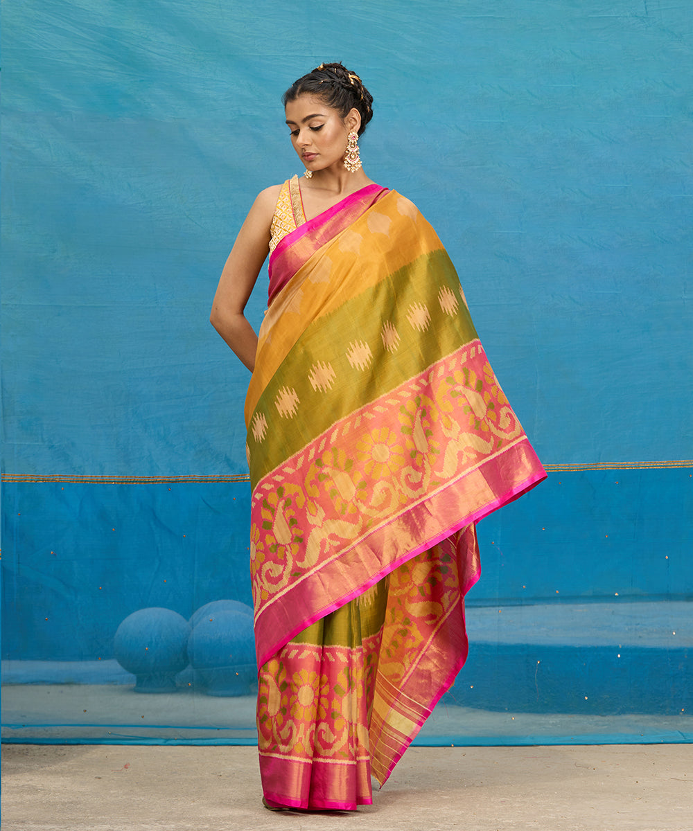 Pink_And_Green_Handloom_Pure_Mulberry_Silk_Ikat_Patola_Saree_With_Tissue_Border_WeaverStory_01