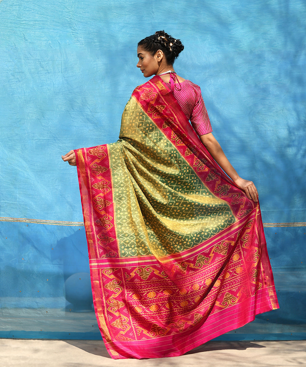 Green_And_Pink_Handloom_Pure_Mulberry_Silk_Ikat_Patola_Saree_With_Pink_Border_And_Palla_WeaverStory_03