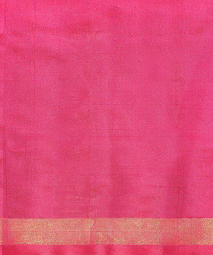Green_And_Pink_Handloom_Pure_Mulberry_Silk_Ikat_Patola_Saree_With_Pink_Border_And_Palla_WeaverStory_05