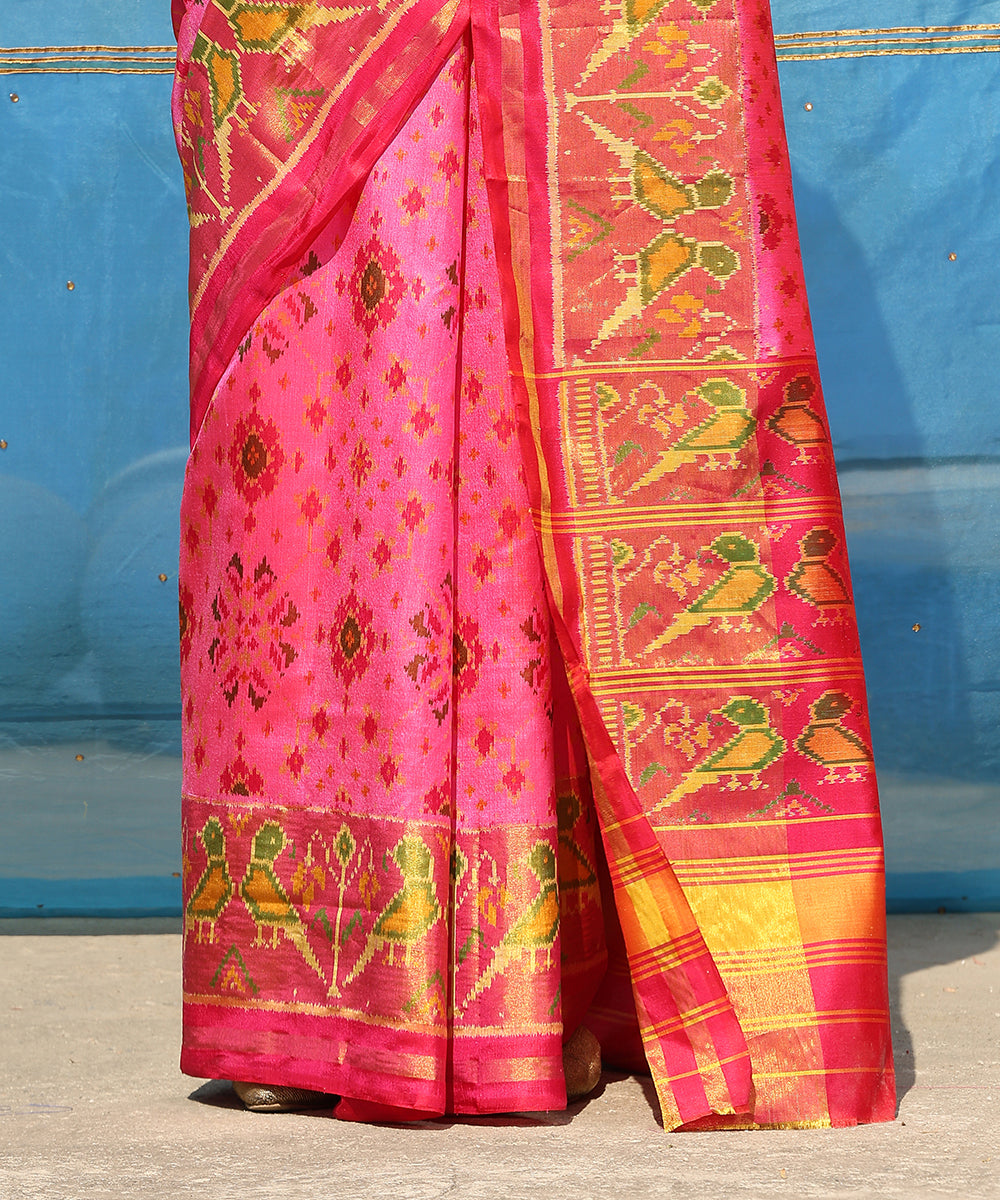 Handloom_Candy_Pink_Pure_Mulberry_Silk_Ikat_Patola_Saree_With_Hot_Pink_Border_WeaverStory_04