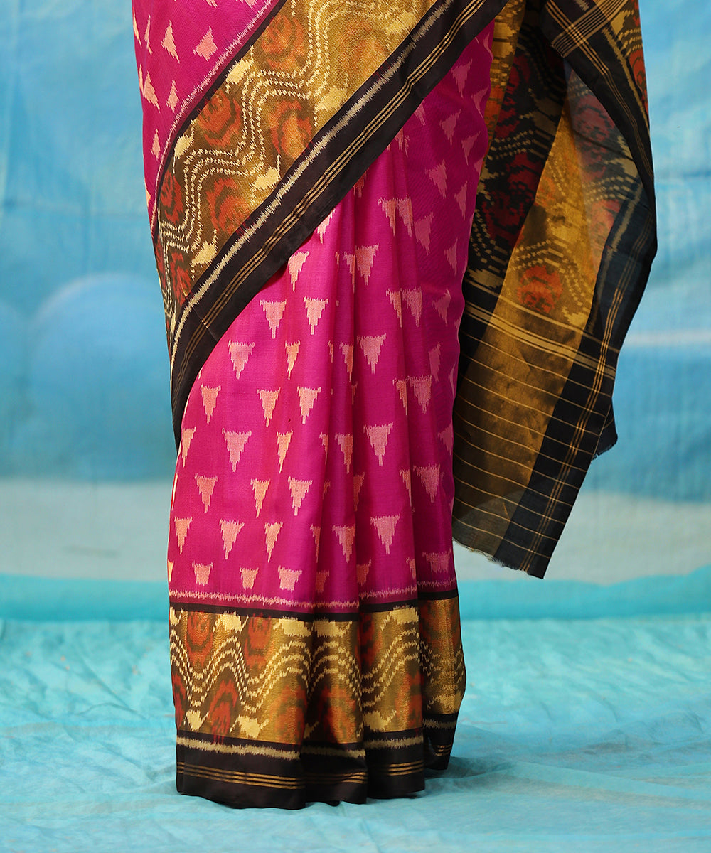 Pink_And_Black_Handloom_Pure_Mulberry_Silk_Ikat_Patola_Saree_With_Tissue_Border_WeaverStory_04