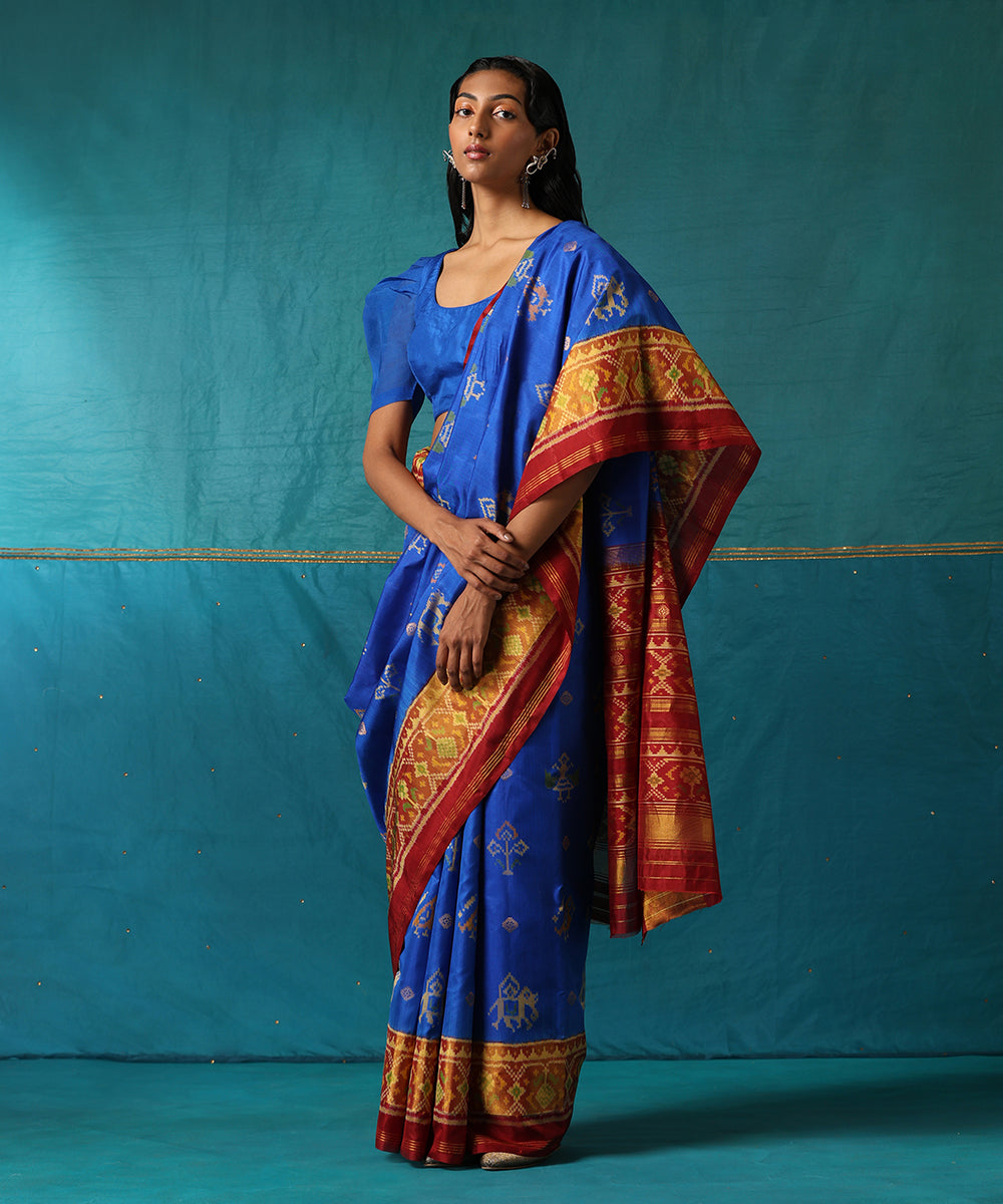 Blue_And_Maroon_Handloom_Pure_Mulberry_Silk_Ikat_Patola_Saree_With_Tissue_Border_WeaverStory02