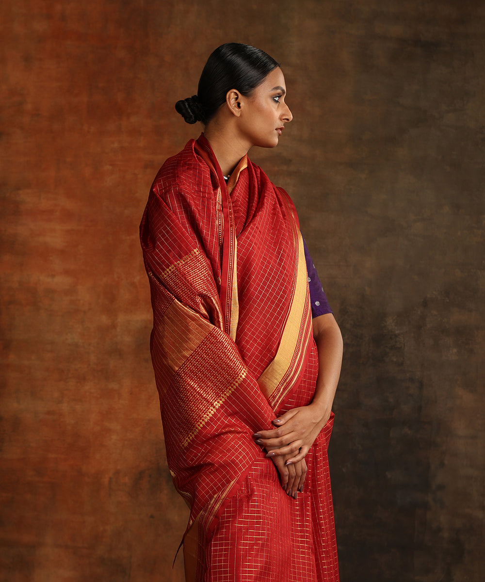 Maroon_Handloom_Pure_Silk_Venkatagiri_Revival_Revival_Saree_With_Zari_Checks_And_Petu_Border_WeaverStory_01