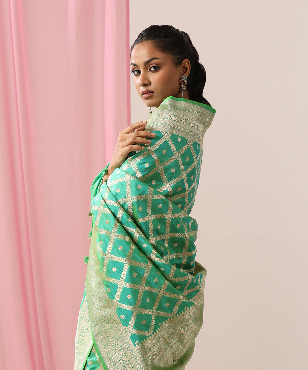Aqua_Green_Handloom_Pure_Katan_Silk_Banarasi_Saree_With_Chowkadi_Jaal_WeaverStory_01