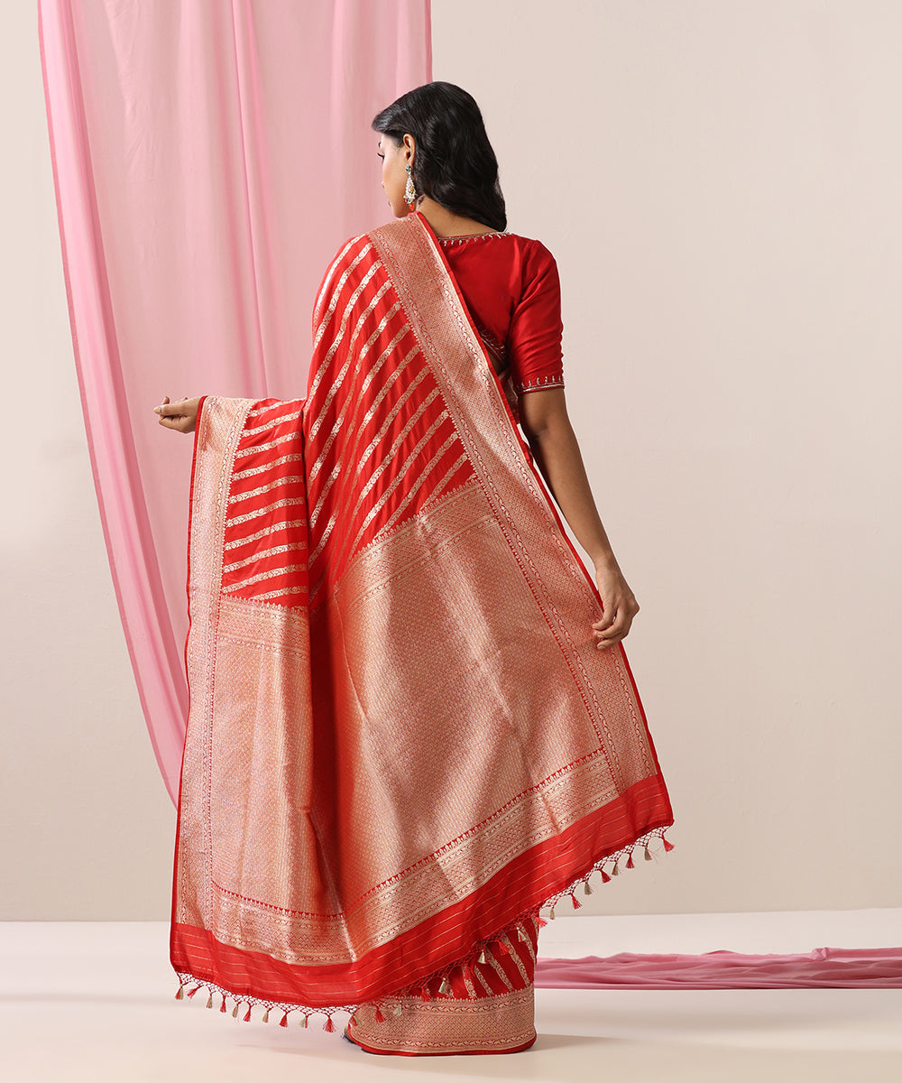 Red_Handloom_Pure_Katan_Silk_Banarasi_Saree_With_Cutwork_Zari_Bel_In_Diagonal_Weave_WeaverStory_03