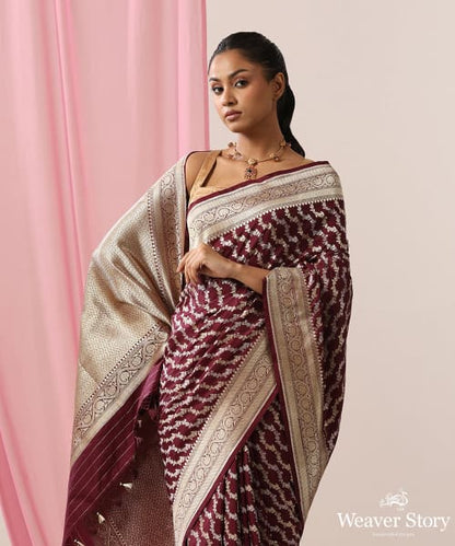 Handloom_Wine_Pure_Katan_Silk_Banarasi_Saree_With_Gold_And_Silver_Zari_Diagonal_Bel_WeaverStory_01