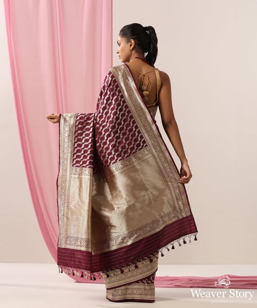 Handloom_Wine_Pure_Katan_Silk_Banarasi_Saree_With_Gold_And_Silver_Zari_Diagonal_Bel_WeaverStory_03