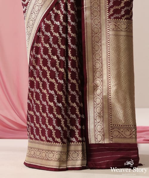 Handloom_Wine_Pure_Katan_Silk_Banarasi_Saree_With_Gold_And_Silver_Zari_Diagonal_Bel_WeaverStory_04