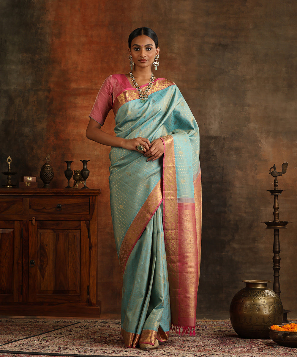 Powder_Blue_Handloom_Pure_Zari_Pure_Silk_Kanjivaram_Saree_With_Lilac_Border_WeaverStory_02