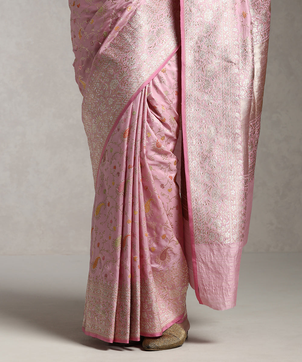 Handloom_Soft_Pink_Pure_Katan_Silk_Banarasi_Saree_With_Kadhwa_Meenakari_Jaal_WeaverStory_04