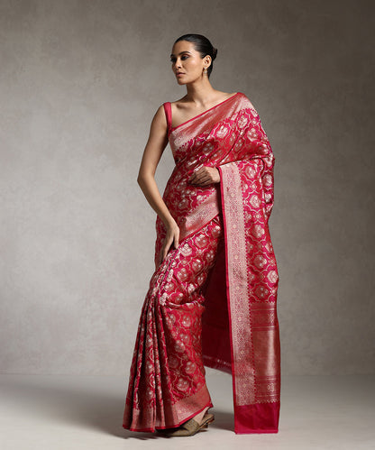 Magenta_Handloom_Pure_Katan_Silk_Jangla_Banarasi_Saree_With_Mehraab_Jaal_WeaverStory_01