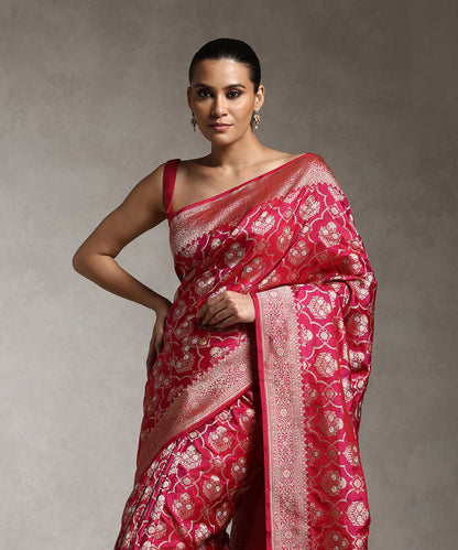 Magenta_Handloom_Pure_Katan_Silk_Jangla_Banarasi_Saree_With_Mehraab_Jaal_WeaverStory_02