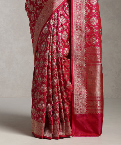 Magenta_Handloom_Pure_Katan_Silk_Jangla_Banarasi_Saree_With_Mehraab_Jaal_WeaverStory_04