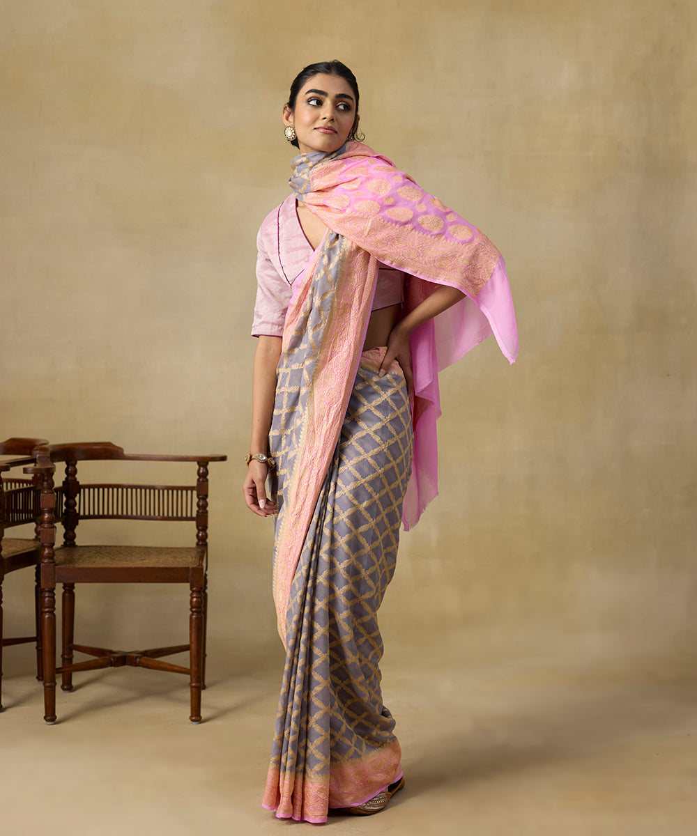 Grey_And_Pink_Double_Shaded_Handloom_Banarasi_Georgette_Saree_With_Cutwork_Zari_Jaal_WeaverStory_01